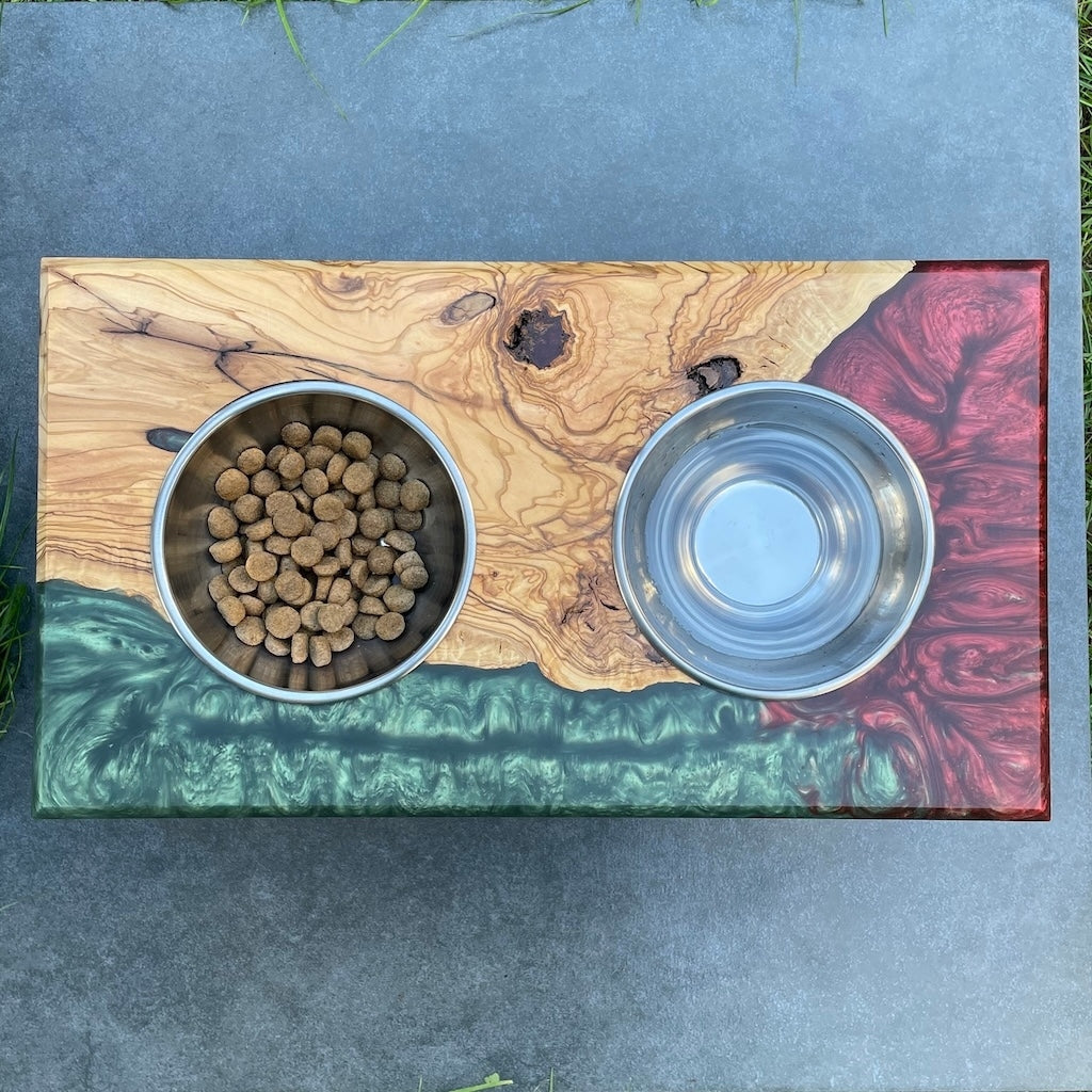 Olive Grove Resin Pet Feeder