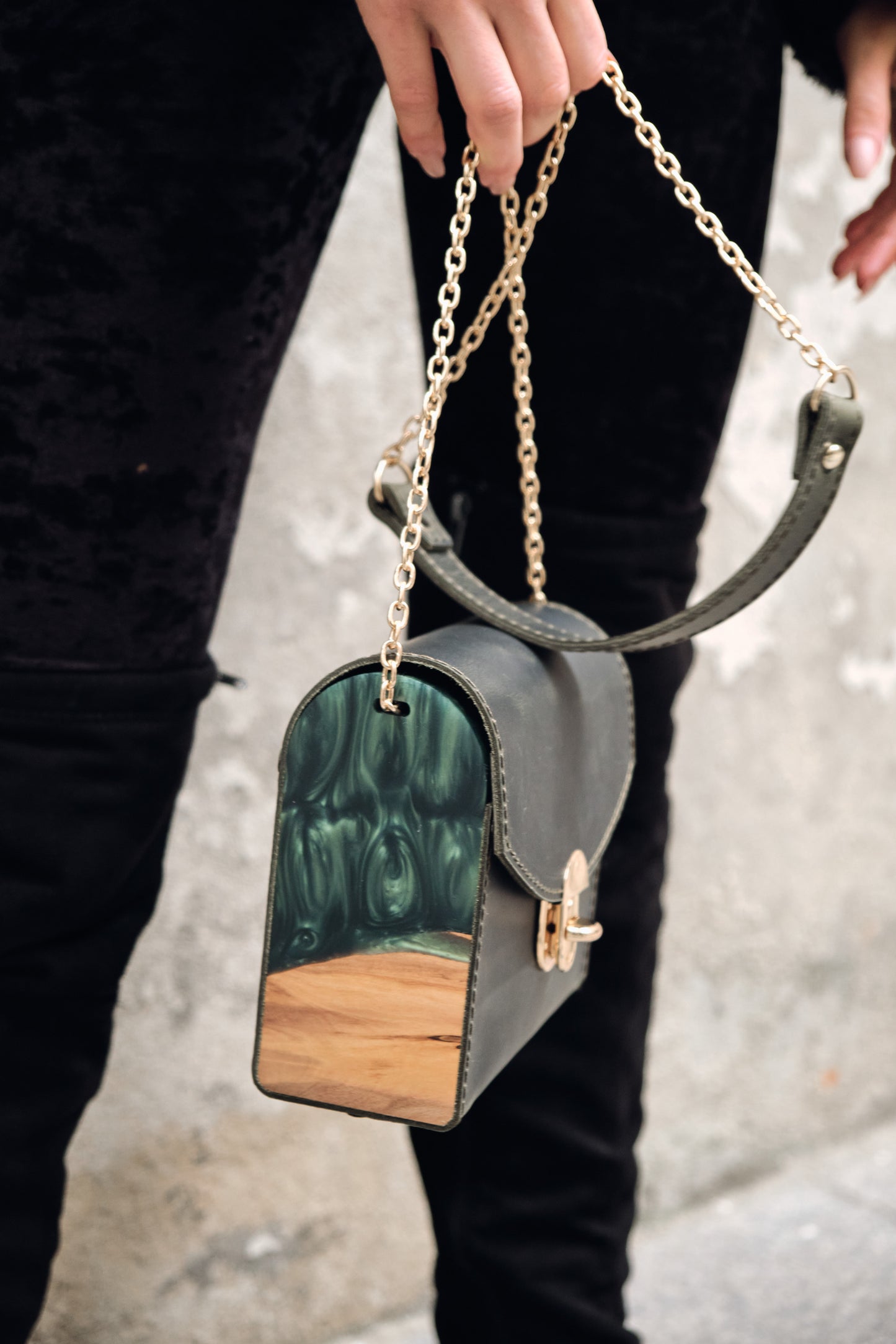 ForestChic Resin Wood Hand Purse